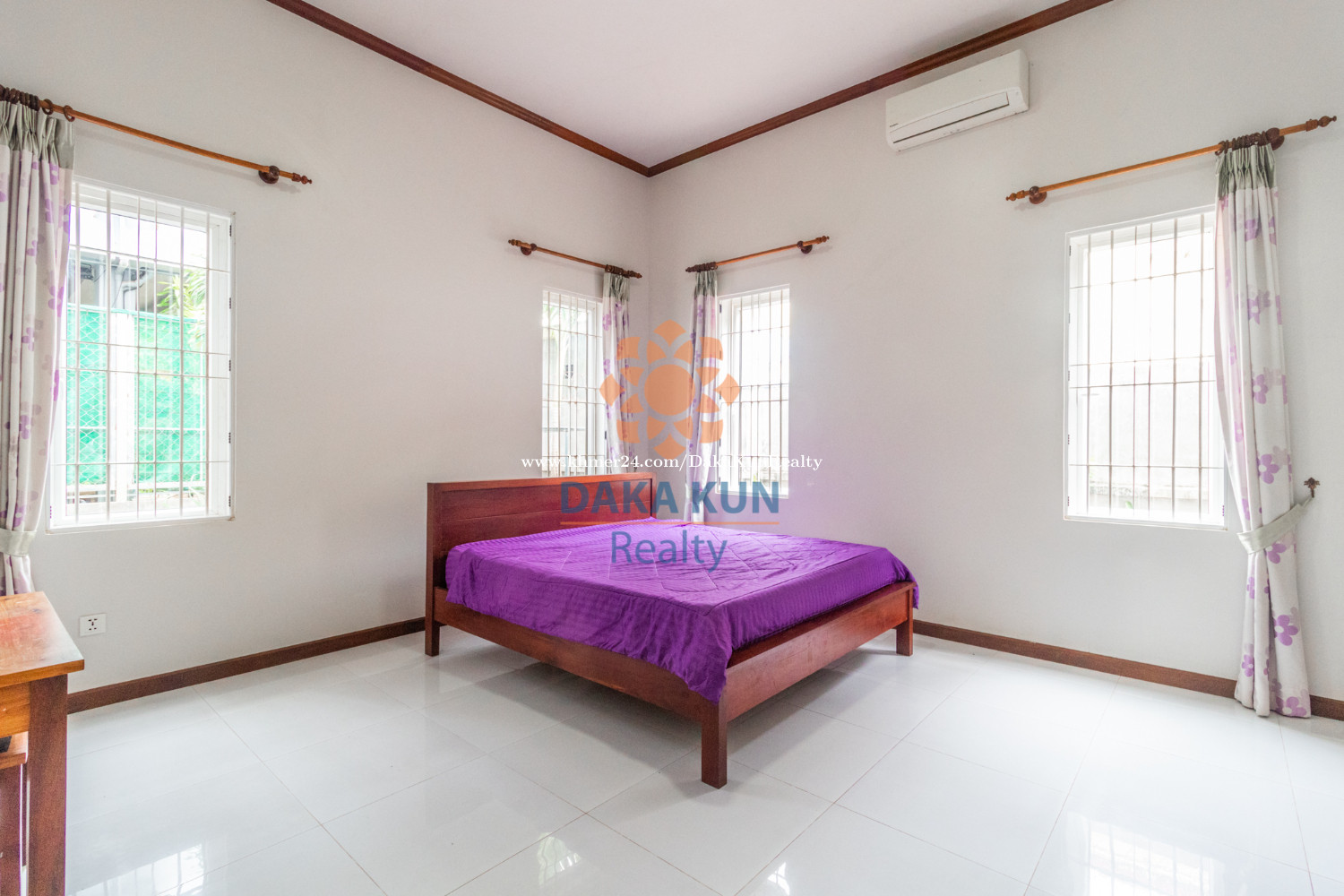 6 Bedrooms House for Rent in Siem Reap citySla Kram តំលៃ 2000.00