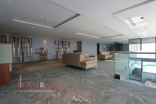 Luxurious 5 bedrooms penthouse on 38th floor for rent with private Infinite swimming pool