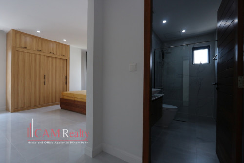 Tuol Kork area| Spacious 1 bedroom serviced apartment for rent| Rooftop pool & Gym
