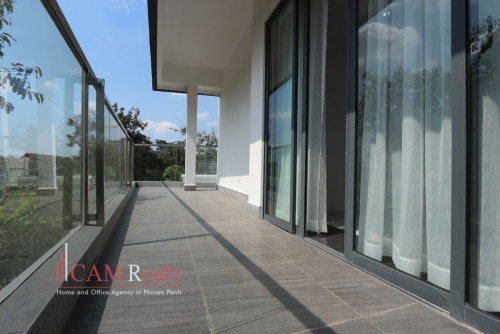 Tuol Kork area| Spacious 1 bedroom serviced apartment for rent| Rooftop pool & Gym