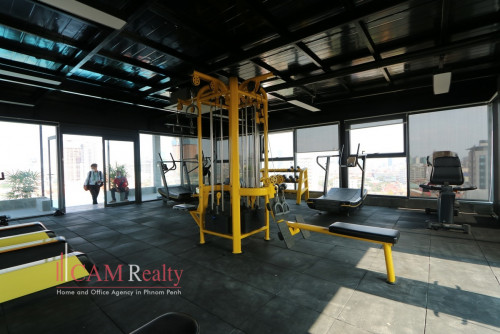 Tuol Kork area| Spacious 1 bedroom serviced apartment for rent| Rooftop pool & Gym