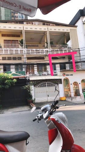 ខ្ងុំចង់លក់ផ្ទះជាន់ទី១ ទទឹង៥ បណ្តោយ៣០ម៉ែត្រ ទីតាំងនៅជាប់សាលាបឹងកេងកង