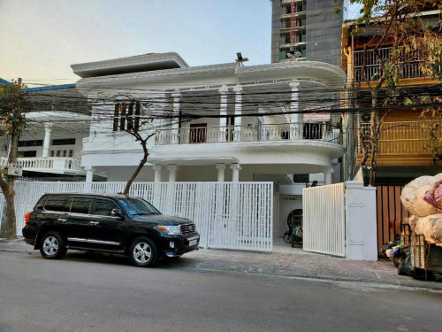 Villa for rent in Doun Penh Area,  $3,800/month, 16m x 24m- Bedroom: 10