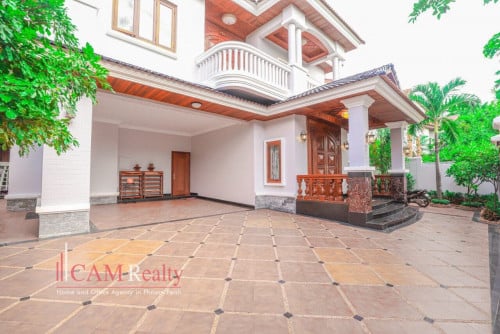 Tonle Bassac area| Spacious 5 bedrooms villa in gated community for rent