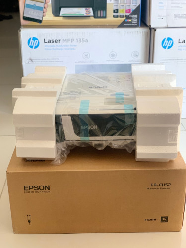 Multi media Projector Epson EB- FH52