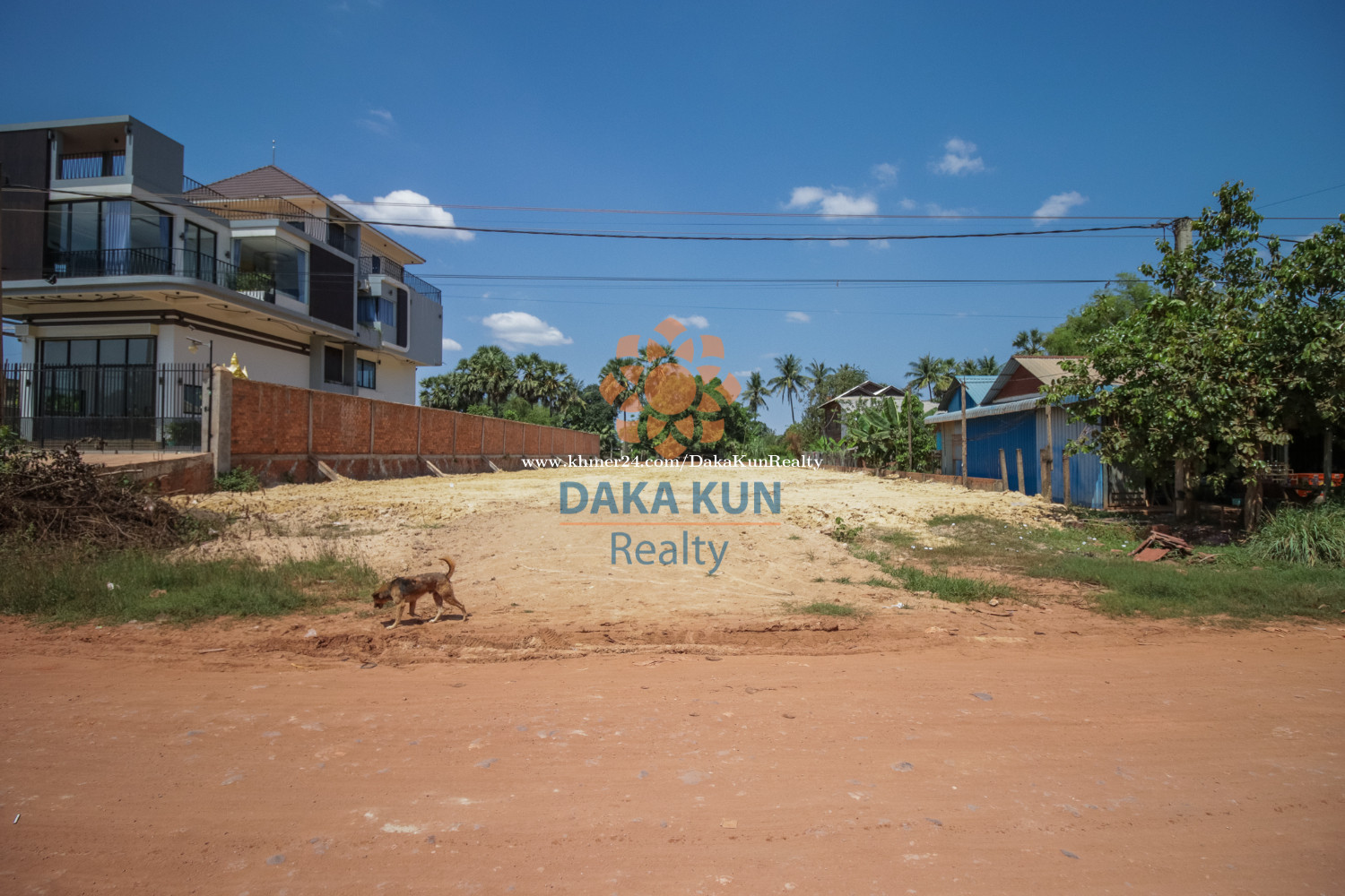ដីលក់នៅលើផ្លូវក្រវ៉ាត់ក្រុងពីរ ផ្លូវធំ, ក្រុងសៀមរាប/Land for Sale in