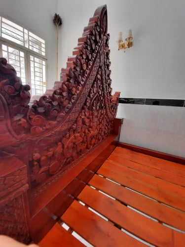 គ្រែយក្សឈើធ្នុង