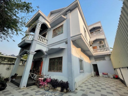 5 Bedrooms villa for rent in Stueng Mean Chey (Phum Damnak Thum)