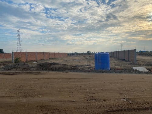 ដីលើផ្លូវធំ ក្បែរគំរោងឡេងណាវ៉ាត្រា 6A