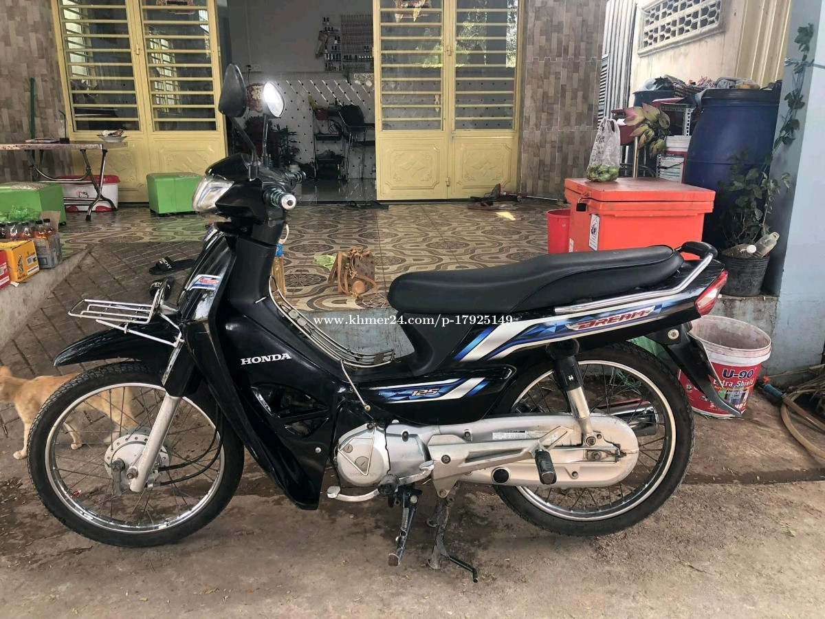 Honda dreams 2016 Price 1550 in Phnom Penh, Cambodia វីខេ ឈឹម