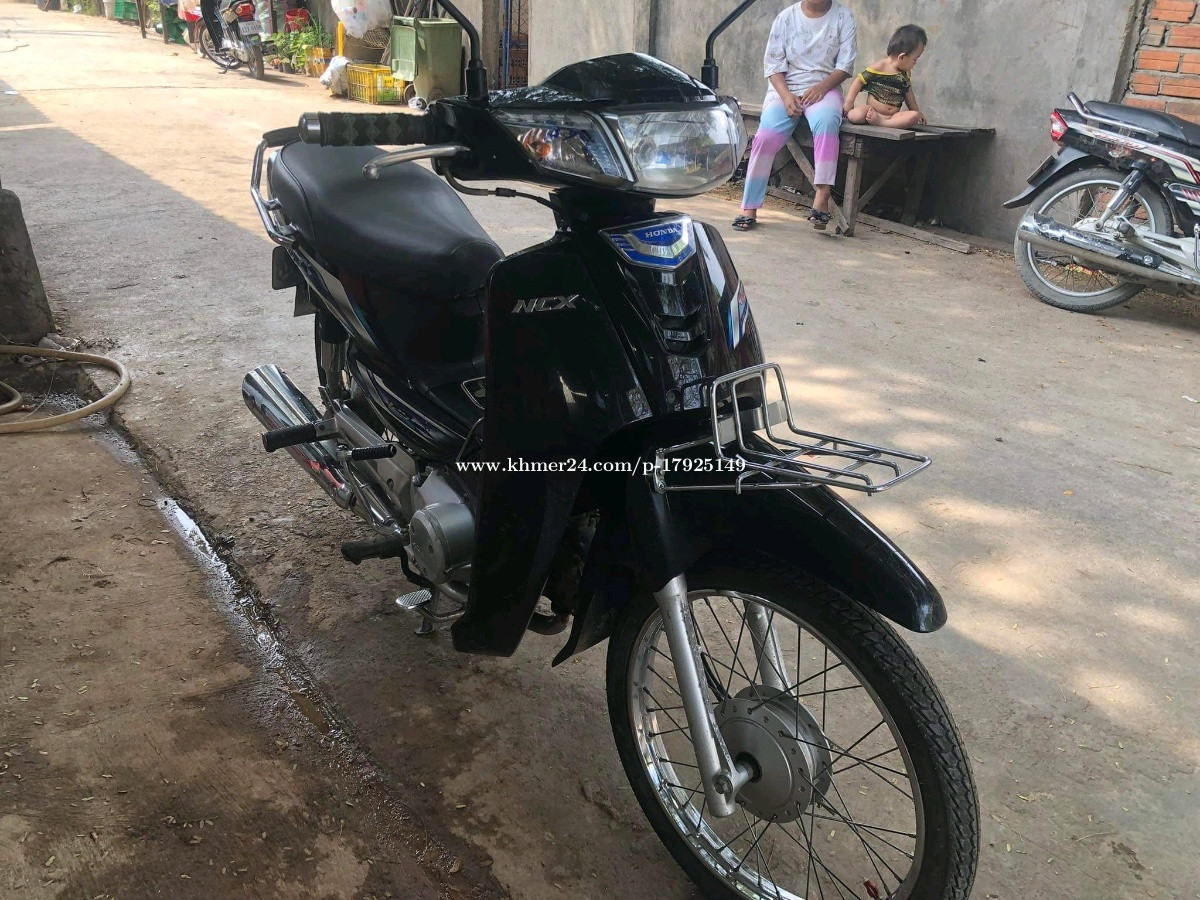 Honda dreams 2016 Price 1550 in Phnom Penh, Cambodia វីខេ ឈឹម