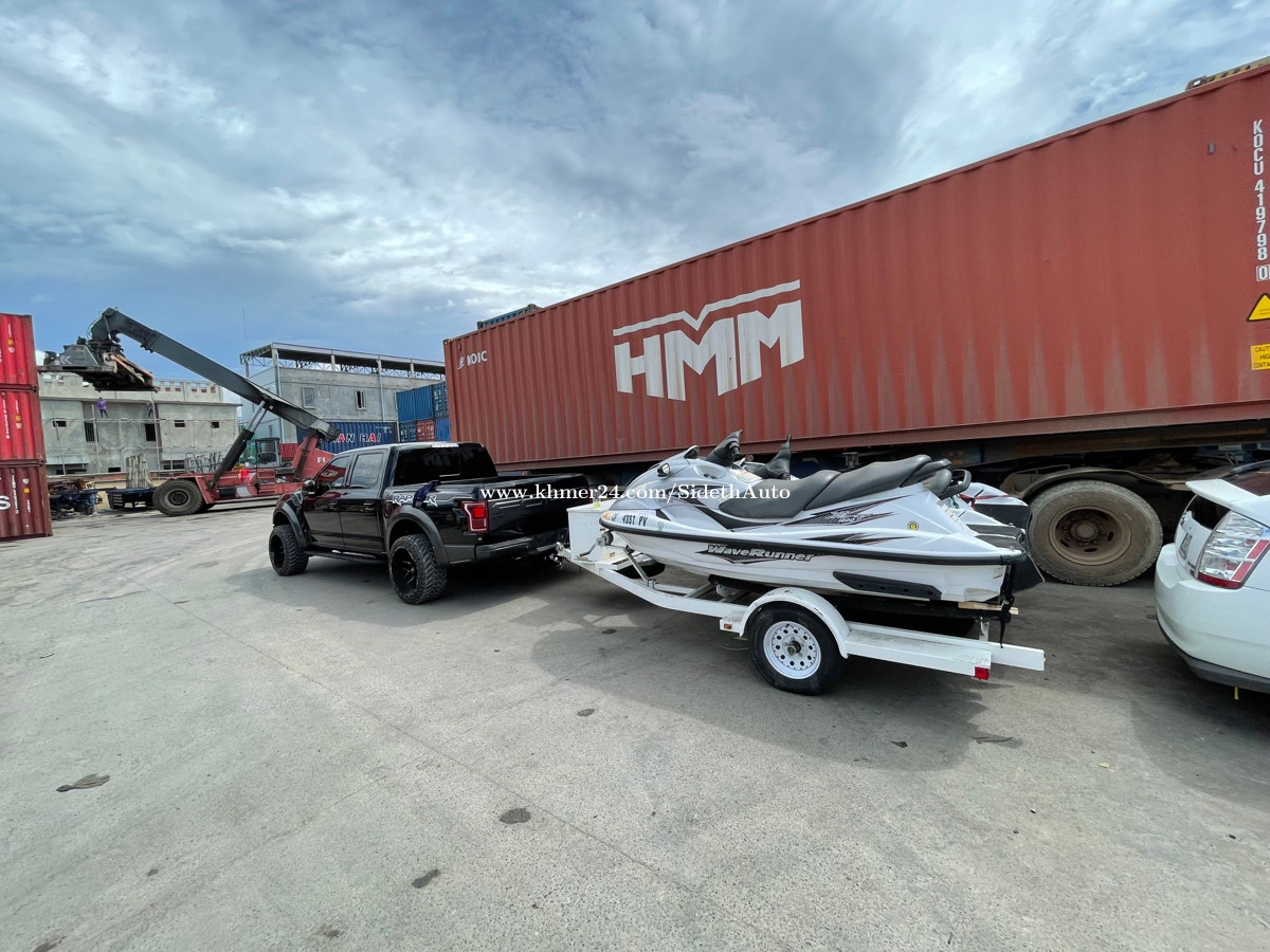 Jet ski Yamaha WaveRunner 2002 (ម៉ូតូ ទឹក ) in Phnom Penh, Cambodia on