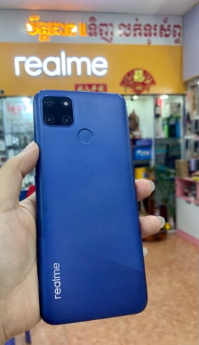 Realme C12មួយ​ទឹក​