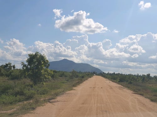 ដីលក់ តំបន់កំពុងអភិវឌ្ឍន៏ ស្រុកសាមគ្គីមានជ័យ