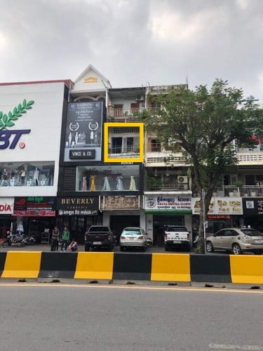 ផ្ទះលក់ជាន់ទី2 ក្បែរ ផ្សារញ៉ែ ដេអិន តាមបណ្តោយផ្លូវកម្ពុជាក្រោម