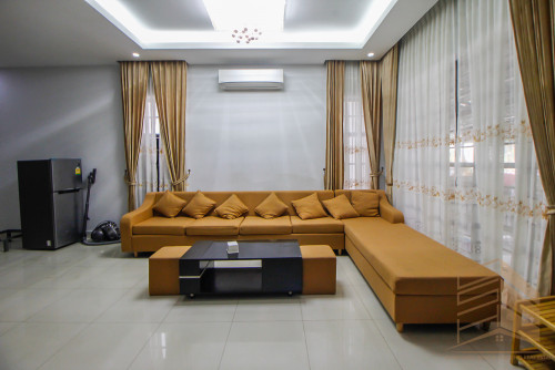 4 bedrooms Twin Villa available for rent in Borey Villa Town, Chark Angrekrom ( Near ISSP)