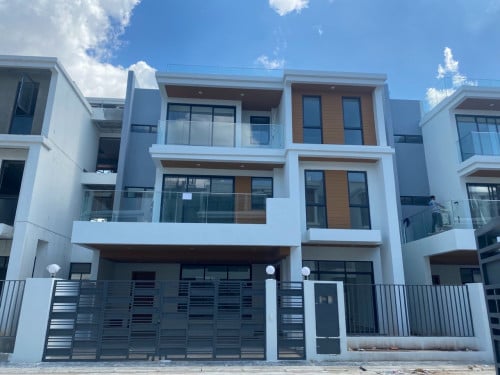 វីឡា QA ថ្មីលក់ នៅផ្លូវ 60m