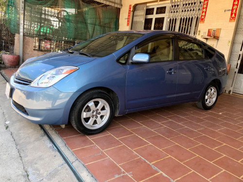 Prius 04 full option ផ្លាក់លេខ AT ទើបកាត់បានពីម្ចាស់ដើម