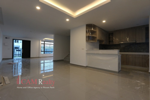 Russei Keo area| 5 bedrooms queen villa in gated community for rent