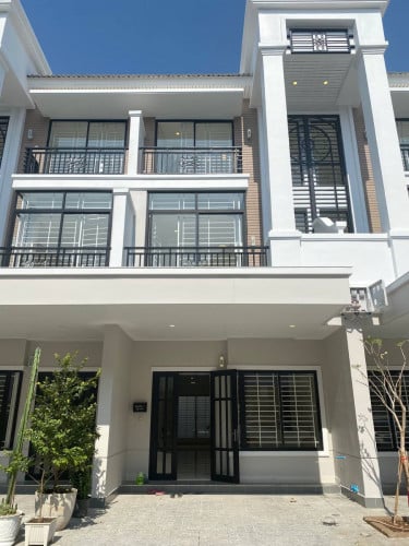 (ម្ចាស់ផ្ទាល់) វីឡាLA ថ្មី100% ប៉េងហួតបឹងស្នោរ គម្រោង Eco-Delta