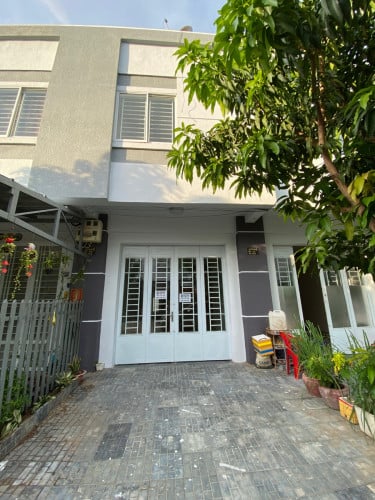 ផ្ទះជួលបុរីពិភពថ្មី២ ក្រុងតាខ្មៅ តម្លៃ150$ ក្នុងមួយខែ