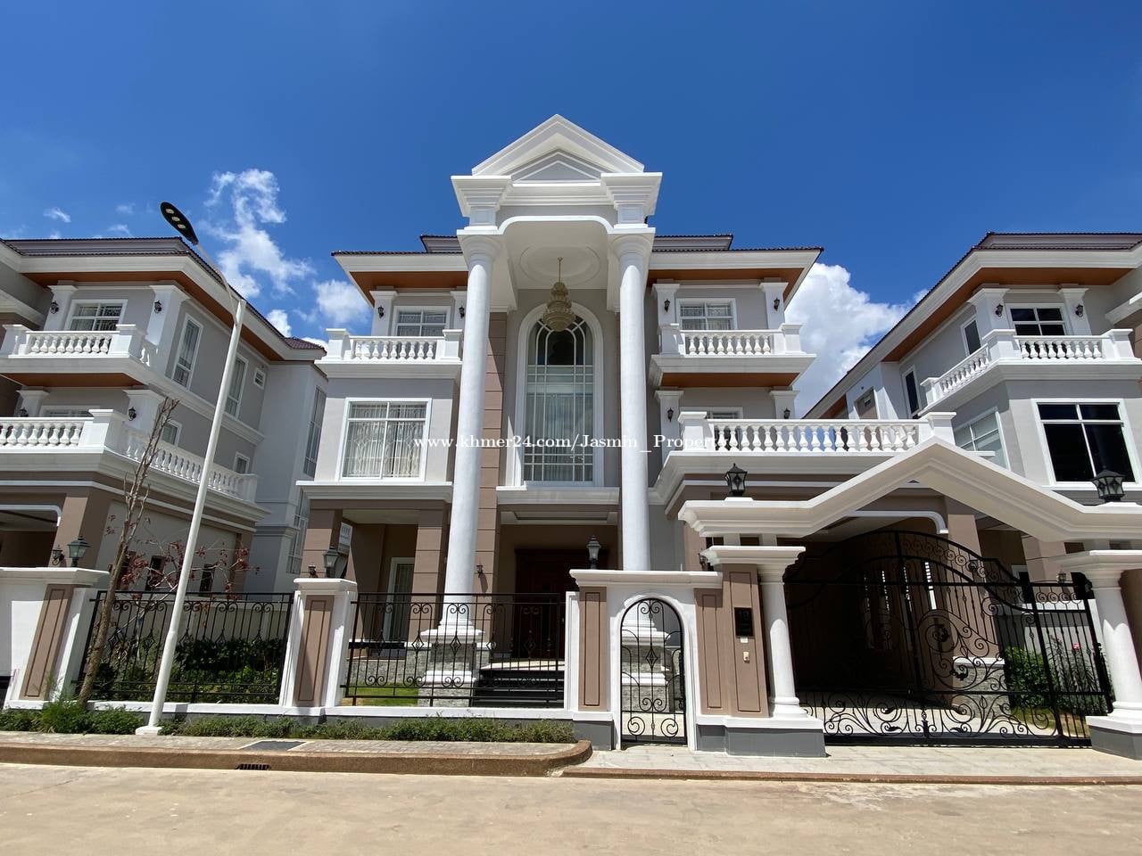 វីឡាឃ្វីនសម្រាប់ជួល Queen Villa For Rent Price 6500 in Nirouth