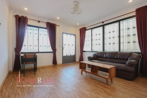 1 bedroom apartment for rent with big balcony