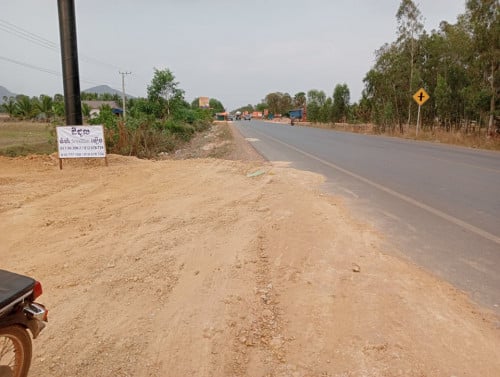 ដីលក់លើផ្លូវជាតិលេខ៣ គីឡូម៉ែត្រលេខ១០១ ទីតាំងល្អបើកអាហារដ្ឋាន ការ៉ាស់សាំង