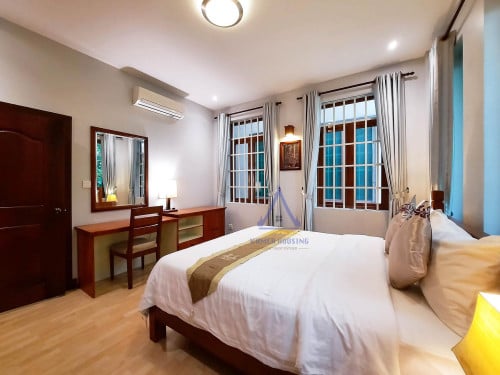 Beautiful & Service apartment one bedroom with lift for rent near Russian market