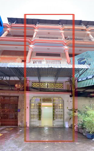 ផ្ទះលក់បន្ទាន់ កណ្តាលក្រុងសៀមរាប 180000$=》