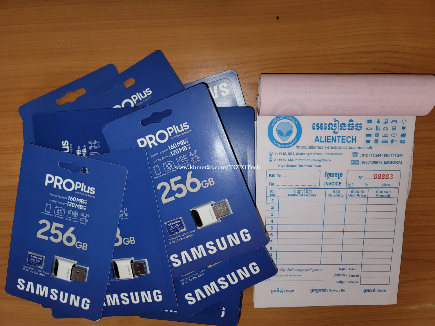 SAMSUNG Samsung PRO Plus microSD Card 256GB + USB Card Reader