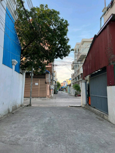 ផ្ទះអាជីវកម្មសម្រាប់លក់