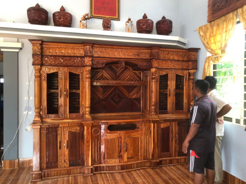 ទូតាំងខ្នាតធំ ឈើធ្នង់