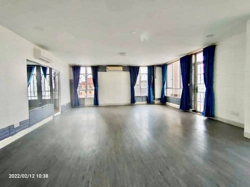 Building for rent near St. 271 and Toul Tompong Area, $12,000month, Room: 28 units,Office: 200sqm