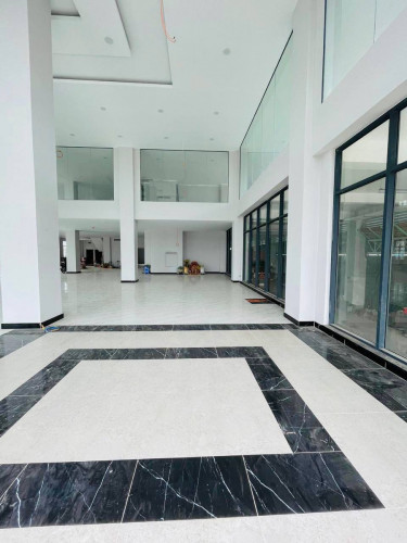 Building Office For Rent Near Airport, 11 Floors, Building Size: 10,000sqm Plus, 35,000$ Per Month