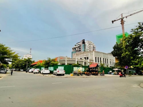 Corner Commercial Land For Rent Near of Independent Monument, 1,600sqm, 15,000$, Good 4 All Business