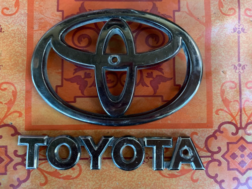 ឡូហ្គូ Toyota Camry 2002-2006 Original