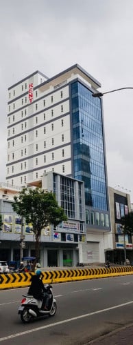 Commercial Building For Rent Along Main Road, 11 Floors, 10.5x24m, 13,000$, Very Good  All Business