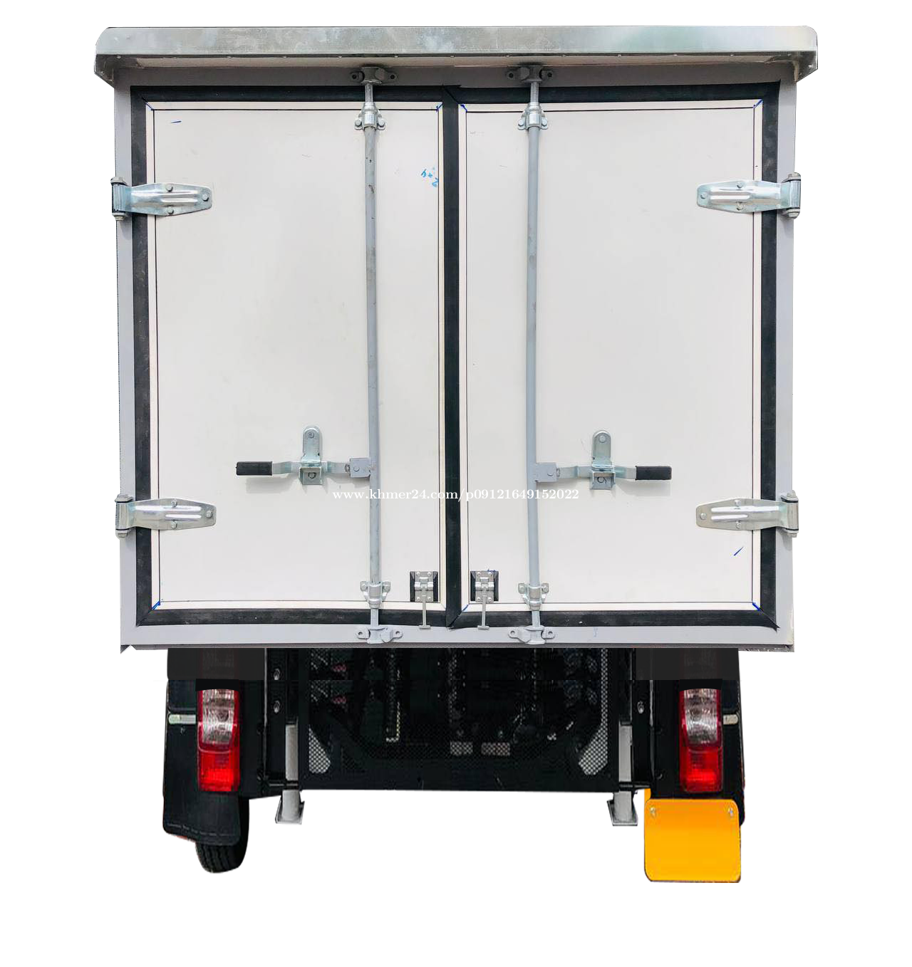 មួយទឹកស្អាតដូចថ្មី 3,000 Maxima Cargo Box តំលៃ 3000.00 ក្នុង ភ្នំពេញ