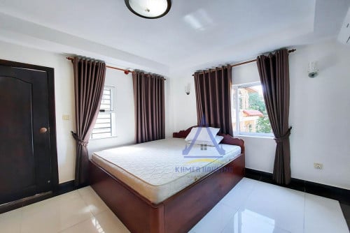 Doun Penh area | Modern Studio room with elevator for rent near Riverside