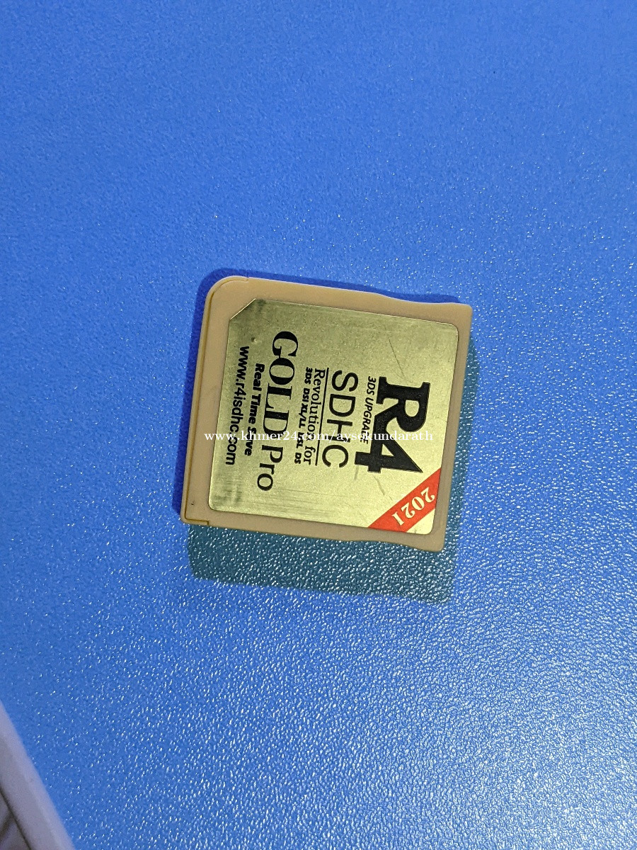 Nintendo DS lite second hand 97with flash cards Price 100.00 in Phnom