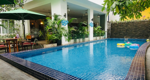 Boutique For Rent In Beoung Keng Kang 1, 20 Rooms, Some Furnitures, 8,000$ Per Month