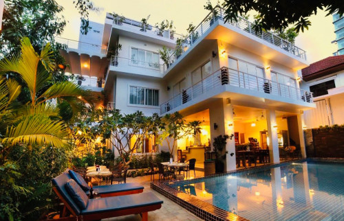 Boutique For Rent In Beoung Keng Kang 1, 20 Rooms, Some Furnitures, 8,000$ Per Month