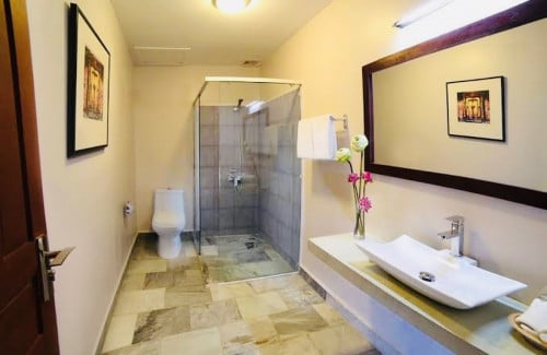 Boutique For Rent In Beoung Keng Kang 1, 20 Rooms, Some Furnitures, 8,000$ Per Month