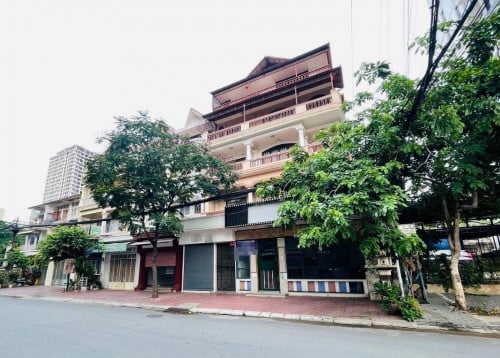 Building For Rent Near Wat Koh Area, 10x30m, 04 Floors, 11 Rooms, 6,000$ Per Month