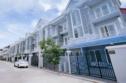 ផ្ទះវីឡាកូនកាត់តំលៃពិសេស ,លក់ប្រញាប់