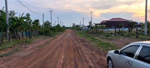 ដីលក់បន្ទាន់, ប្លង់រឹង,ទំហំ:20m x 60m,មានផ្លូវ មុខ ក្រោយ, ជាប្រភេទដីលំនៅឋាន