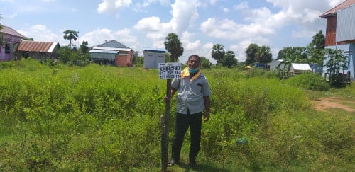 ដីលំនៅឋានលក់បន្ទាន់, ទំហំ 10m x 36m ជាប់ផ្លូវលំ10m  នៅជិតផ្សារអ៊ូអរ ចុះពីផ្លូវជាតិលេខ136 ប្រហែល700m