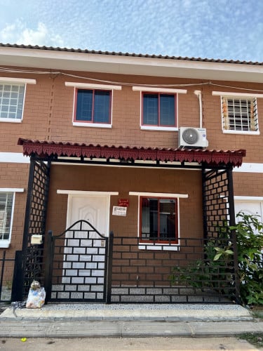 ផ្ទះលក់ក្នុងបុរីសិរីមង្គលតាខ្មៅ