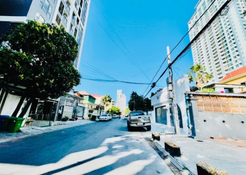 Villa For Rent Near Independent Monument, 16x28m,02 Floors, 4,200$, Good For All Business